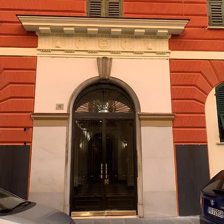 Colombo House E L'isola Che Non C'e * Genua