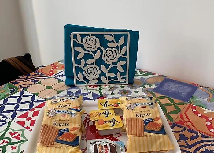 Colombo House E L'isola Che Non C'e * Genova